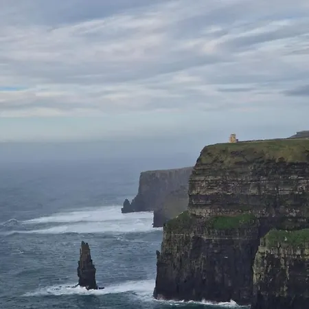 The Cliffs Of Moher House, دولين