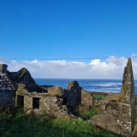 The Cliffs Of Moher House, * دولين