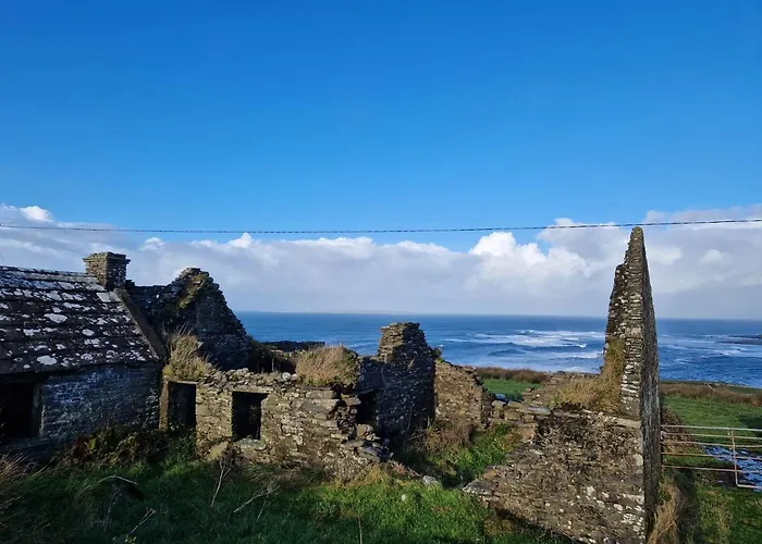The Cliffs Of Moher House, * دولين