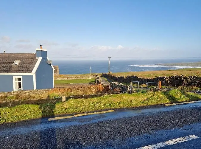 Casa de Férias The Cliffs Of Moher House, *