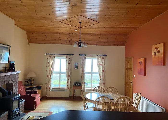 The Cliffs Of Moher House, * دولين